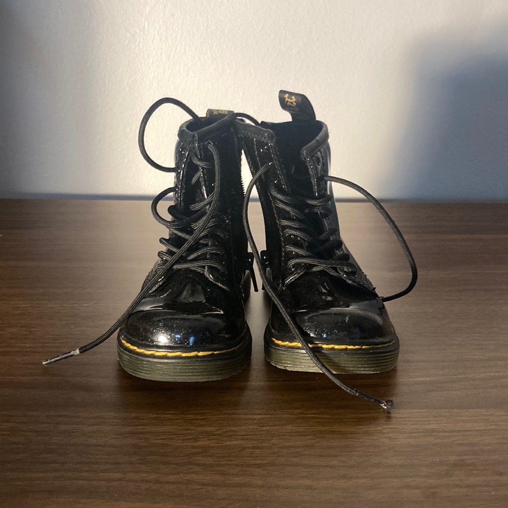 Black toddler girl Dr. Marten. Size 8. Mint Condition!